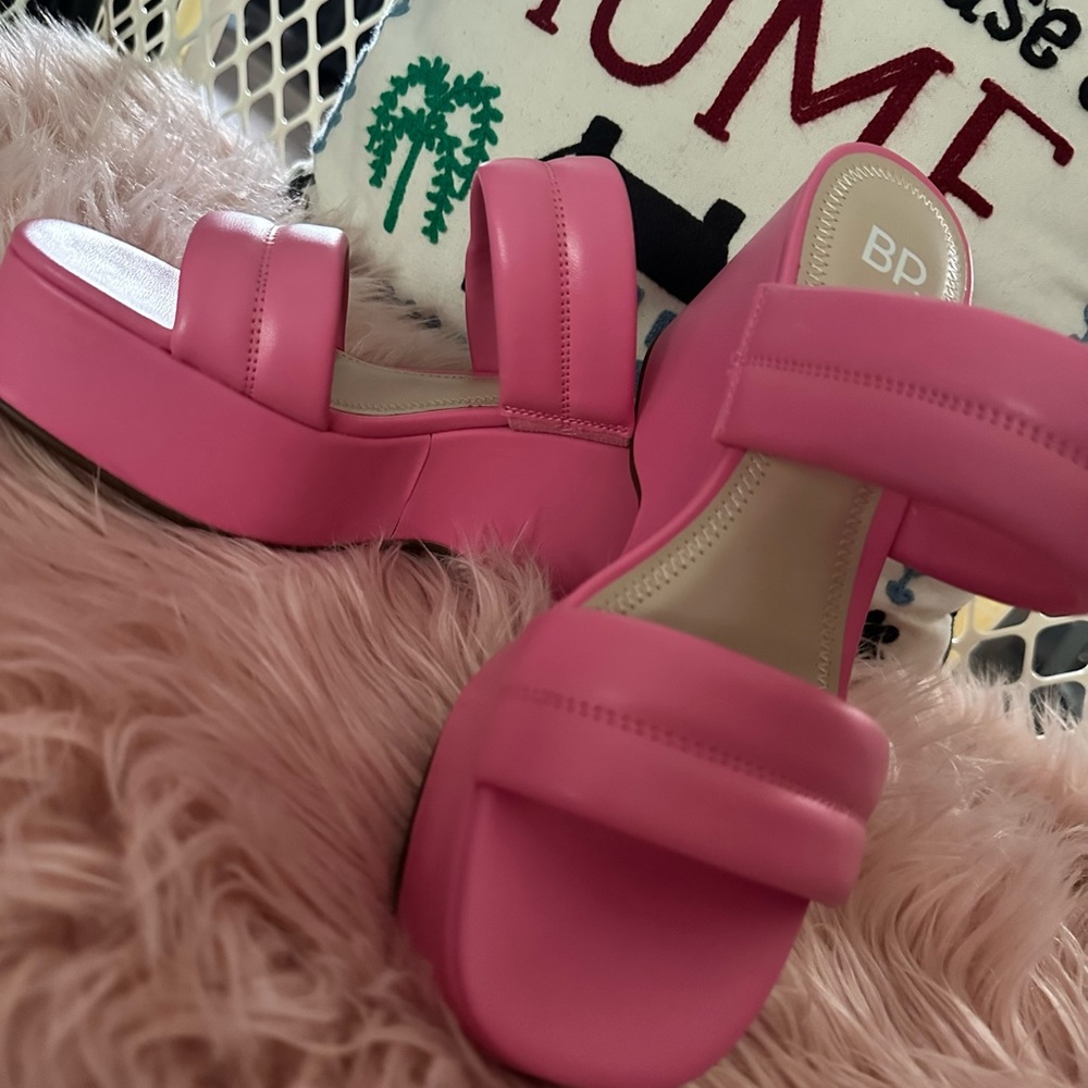 BP RAQUELLE WEDGED-SANDAL COLOR-PINK PUNCH SIZE 7